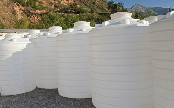 化工液体储存注意事项——选对PE宕昌塑料桶避免安全隐患