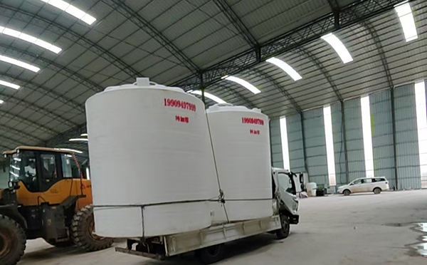 特加厚宕昌塑料大桶装车运输交付实录 特加厚宕昌塑料大桶装车运输交付实录